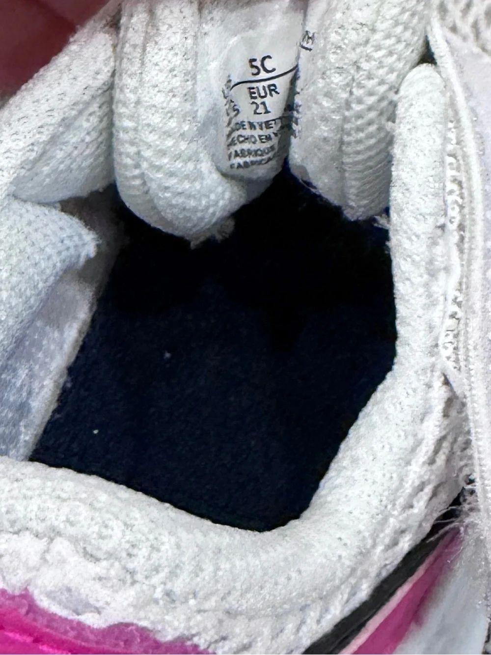 Nike Toddler Air Max SYSTM shoes in White/Fierce Pink size 5C VGUC